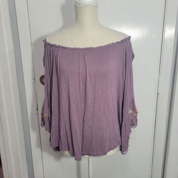 C+J collection off shoulder bell sleeve blouse - Picture 4 of 11